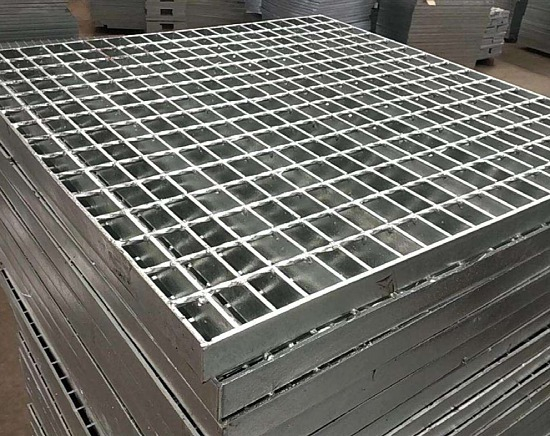 成年人午夜影院板的与横梁的链接方法